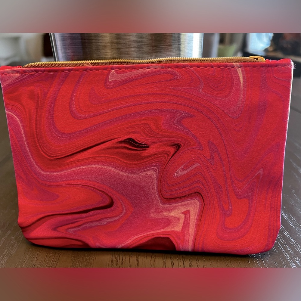 Ipsy Glambag in Pink with a Swirl Pattern, NEW Never Used